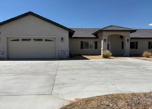 Property at 12432 Kiowa Rd, Apple Valley, CA, 92308, 4 beds, 3 baths, [object Object]