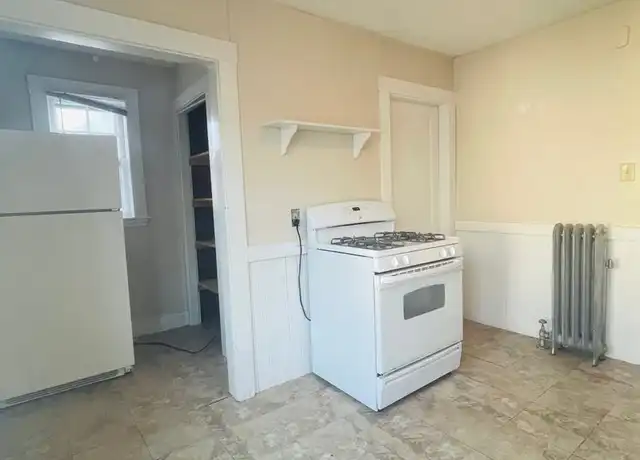 Property at 16 Templeton Pkwy Unit 2, Watertown, MA, 02472, 2 beds, 1 bath, [object Object]
