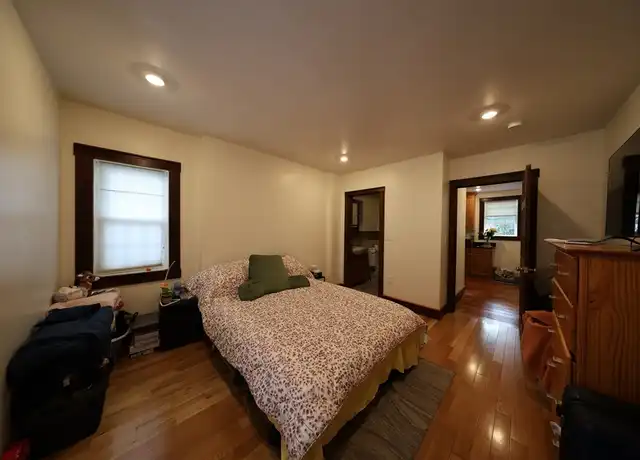 Property at 23 Indiana Ter Unit 1, Newton Upper Falls, MA, 02464, 4 beds, 2 baths, [object Object]