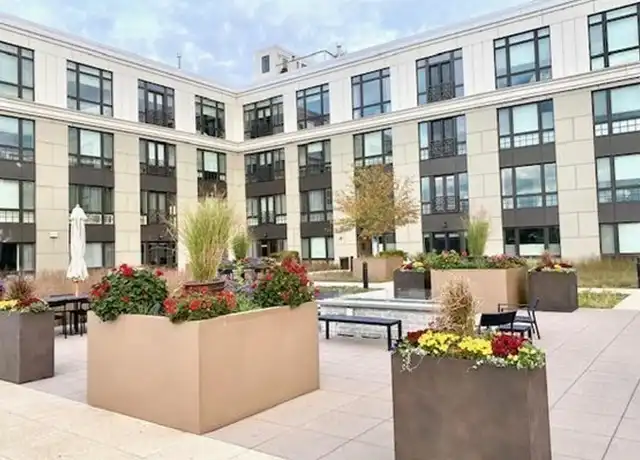 Property at 10 Shipyard Dr #304, Hingham, MA, 02043, 1 bed, 1 bath, [object Object]