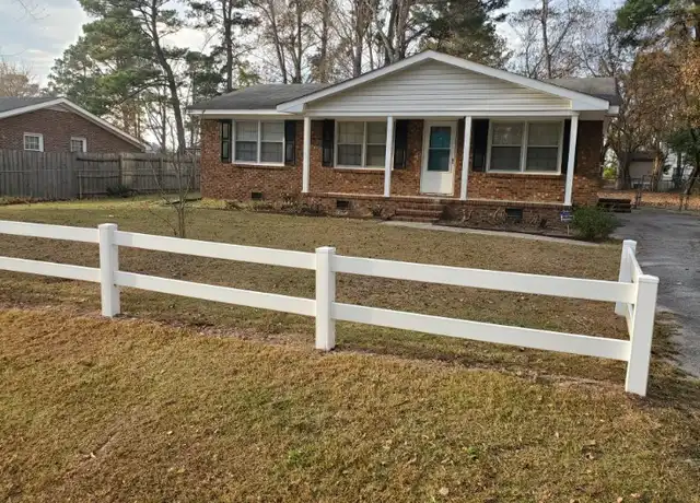 Property at 220 Fairway Dr, Greenville, NC, 27858, 3 beds, 2 baths, [object Object]