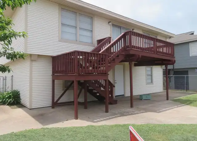 Property at 300 Ling St, Hitchcock, TX, 77563, 3 beds, 2 baths, [object Object]