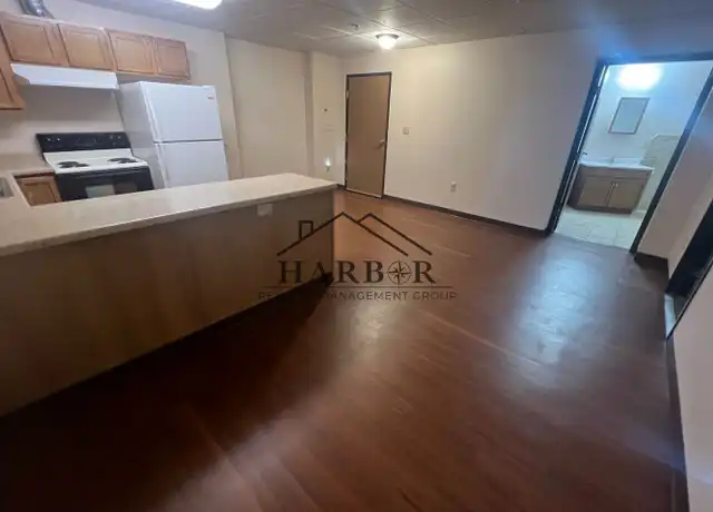 Property at 400 10th Ave NW Unit 400 L2, Austin, MN, 55912, 1 bed, 1 bath, [object Object]
