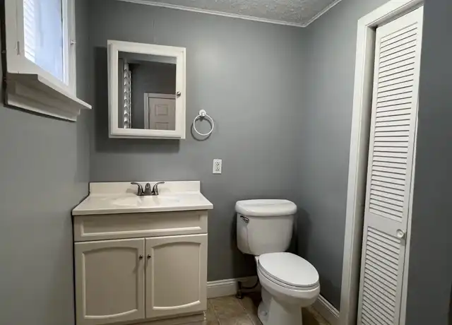 Property at 445 Parkway Ave, Indianapolis, IN, 46225, 2 beds, 2 baths, [object Object]