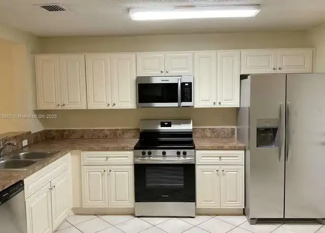 Property at 1985 Discovery Cir E Unit 1, Deerfield Beach, FL, 33442, 2 beds, 2.5 baths, [object Object]