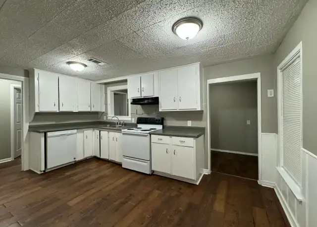 Property at 5633 Highland Ave, Haltom City, TX, 76117, 2 beds, 1 bath, [object Object]