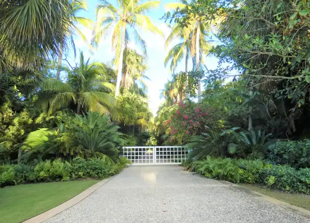 Property at 521 S Beach Rd, Hobe Sound, FL, 33455, 5 beds, 6.5 baths, [object Object]