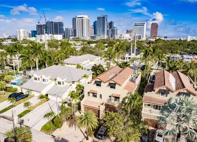 Property at 612 SW 8th Ave, Fort Lauderdale, FL, 33315, 3 beds, 3.5 baths, [object Object]