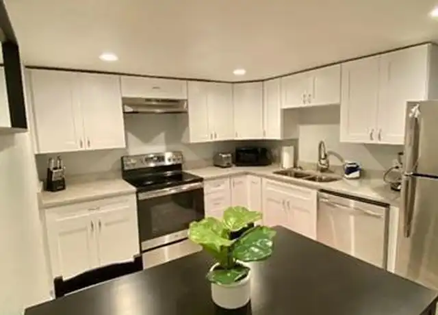 Property at 1550 Tabor St Unit B, Lakewood, CO, 80215, 1 bed, 1 bath, [object Object]