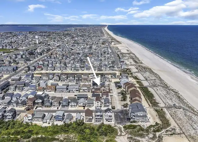 Property at 2 Holiday Rd, Seaside Heights, NJ, 08751, 3 beds, 2.5 baths, [object Object]