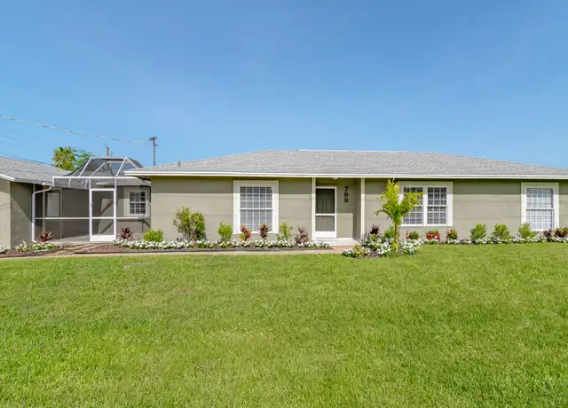 Property at 798 93rd Ave N, Naples, FL, 34108, 4 beds, 2 baths, [object Object]
