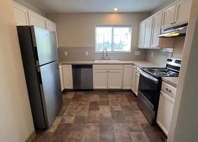 Property at 10934 NE Weidler St Unit 10934, Portland, OR, 97220, 2 beds, 1.5 baths, [object Object]