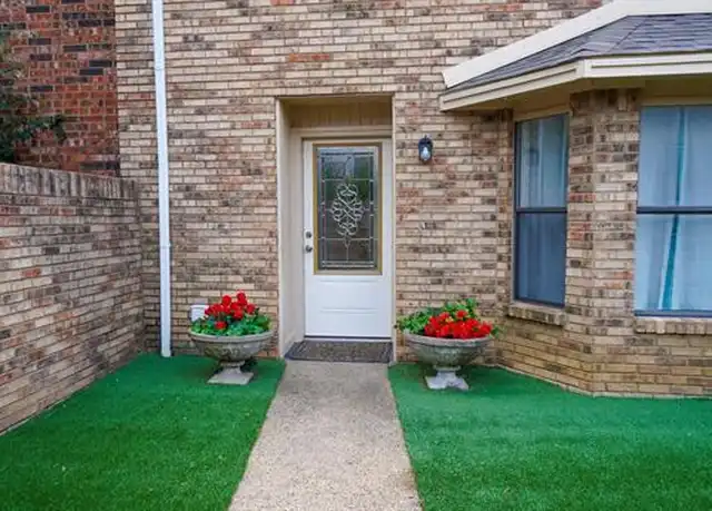 Property at 720 Pebble Beach Dr, Garland, TX, 75043, 2 beds, 2.5 baths, [object Object]