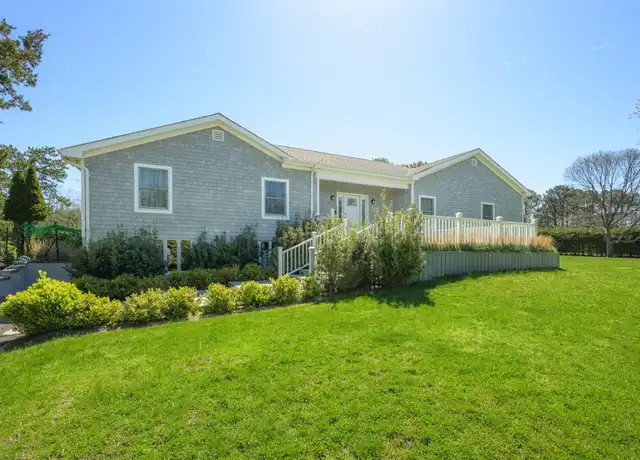 Property at 60 Shinnecock Hills Rd, Southampton, NY, 11968, 4 beds, 3 baths, [object Object]
