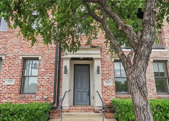 Property at 660 S Pearl Expy, Dallas, TX, 75201, 3 beds, 3.5 baths, [object Object]