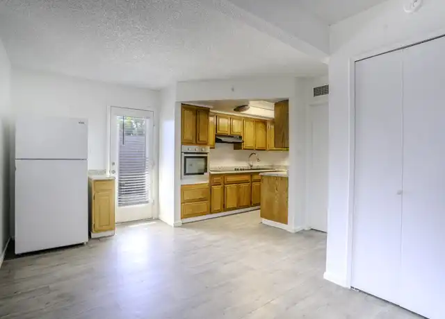 Property at 69 Wyoming Ave, Henderson, NV, 89015, 3 beds, 2 baths, [object Object]