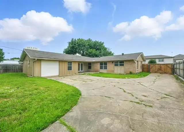 Property at 506 E Alexander Ln, Euless, TX, 76040, 4 beds, 2 baths, [object Object]