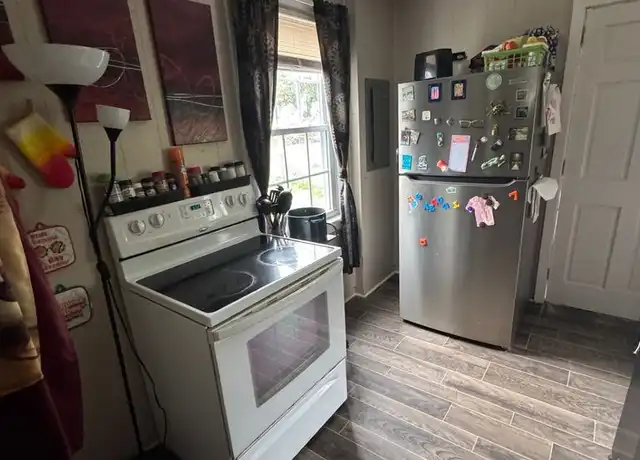 Property at 804 10th St Unit 804, Radford, VA, 24141, 3 beds, 1 bath, [object Object]