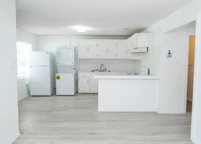 Property at 800 S Fir St Unit 1, Pharr, TX, 78577, 2 beds, 1 bath, [object Object]