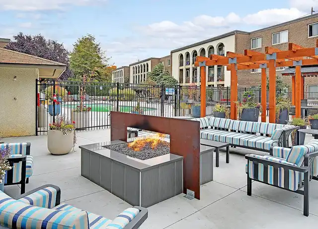 Property at The Galleria - 10500 Meridian Ave N, Seattle, WA, 98133, 0-2 beds, 1-1.5 bath, [object Object]