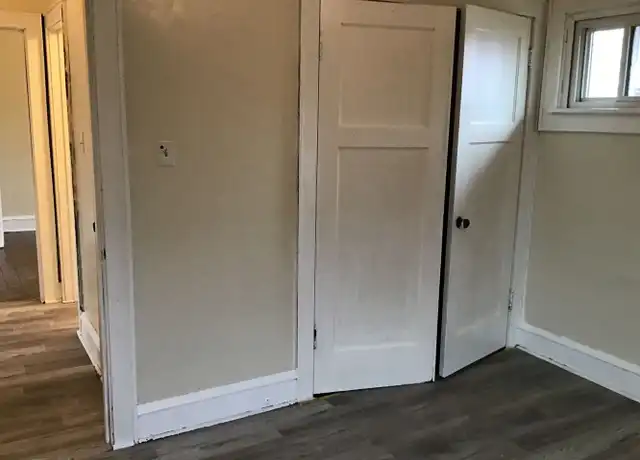 Property at 2977-2979 N 6th St Unit Upper, Milwaukee, WI, 53212, 2 beds, 1 bath, [object Object]