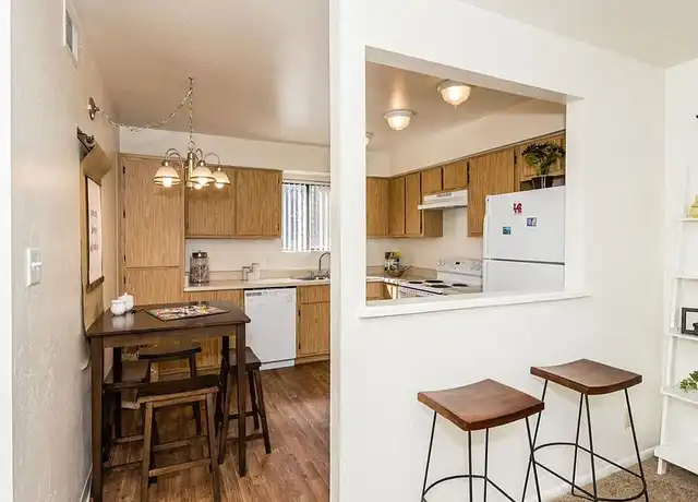 Property at University Square Apartments - 700 W University Ave, Flagstaff, AZ, 86001, 0-2 beds, 1-2 bath, [object Object]