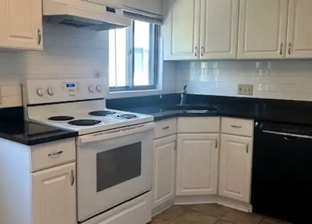 Property at 836 Sea St Unit 4, Quincy, MA, 02169, 2 beds, 1 bath, [object Object]