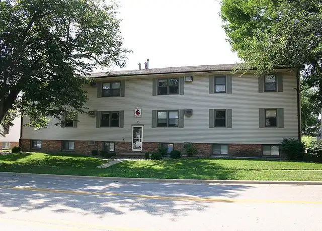 Property at 209 W Willow St Unit 1, Normal, IL, 61761, 3 beds, 1 bath, [object Object]