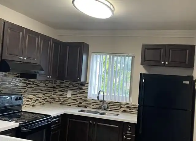 Property at 450 W Camino Real, Boca Raton, FL, 33432, 2 beds, 1 bath, [object Object]