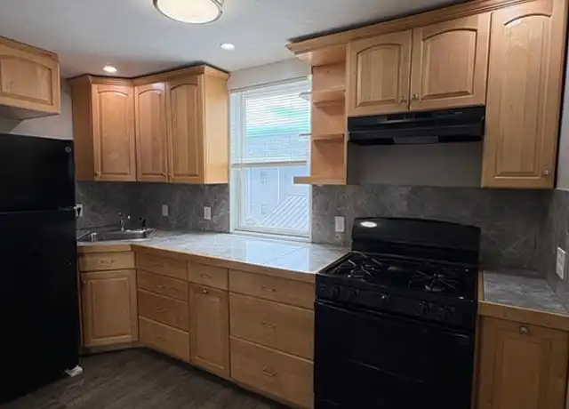 Property at 38 Neptune St Unit 2R, Lynn, MA, 01905, 2 beds, 1 bath, [object Object]