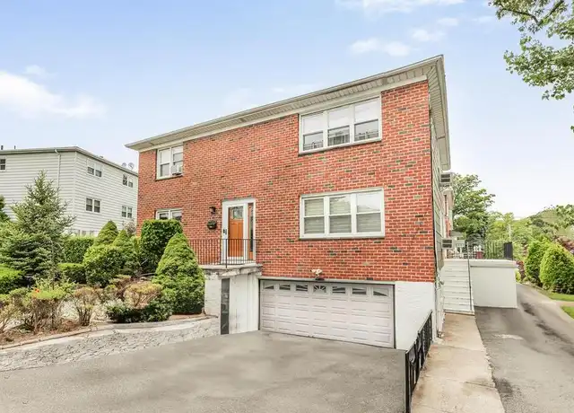 Property at 433 Palmer Rd Unit First Fl, Yonkers, NY, 10701, 3 beds, 1.5 baths, [object Object]