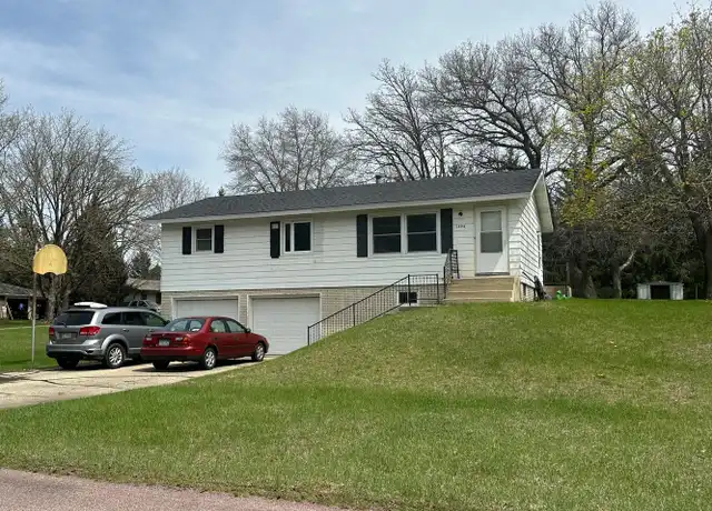 Property at 1404 52nd Ave SE, Rochester, MN, 55904, 3 beds, 1 bath, [object Object]