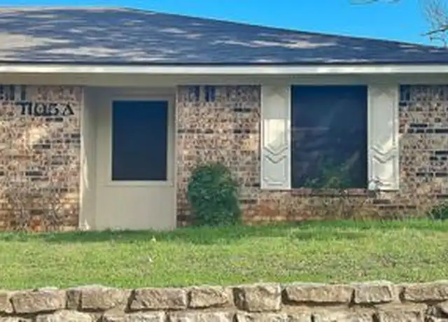 Property at 1105 S Rusk St, Weatherford, TX, 76086, 2 beds, 2 baths, [object Object]
