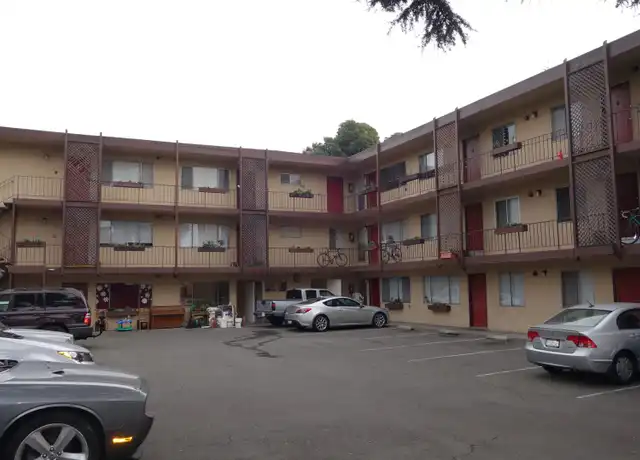 Property at 580 Vernon St Unit 8, Oakland, CA, 94610, 2 beds, 1 bath, [object Object]