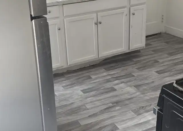Property at 23 Cleveland Ave Unit 2, Bridgeport, CT, 06606, 4 beds, 1 bath, [object Object]