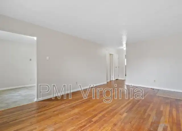 Property at 2412 Courtney Ave Unit 2, Norfolk, VA, 23504, 2 beds, 1 bath, [object Object]