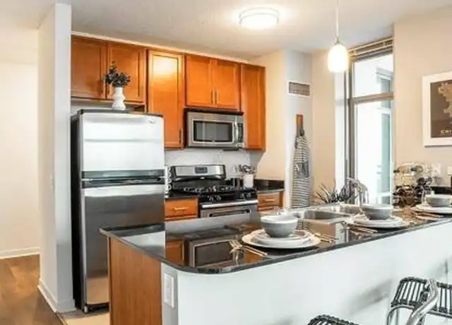 Property at 550 W Kinzie St, Chicago, IL, 60654, 1 bed, 1 bath, [object Object]
