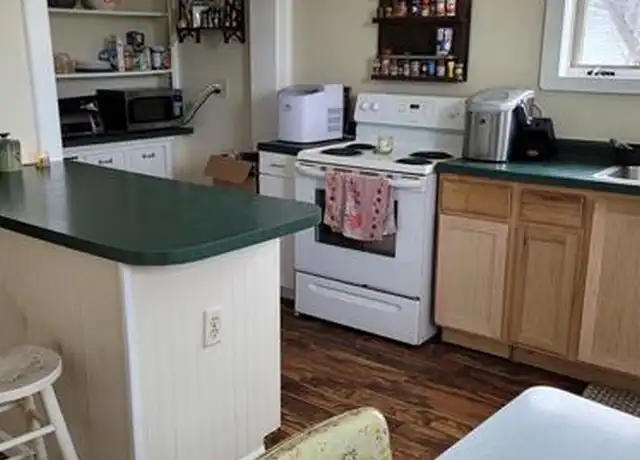Property at 1528 Bell Ave, Sheboygan, WI, 53083, 2 beds, 2 baths, [object Object]