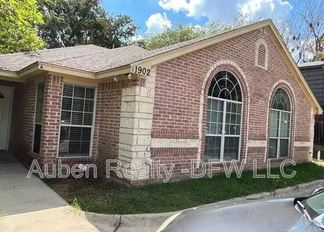 Property at 1902 W Sanford St Unit A, Arlington, TX, 76012, 3 beds, 2 baths, [object Object]