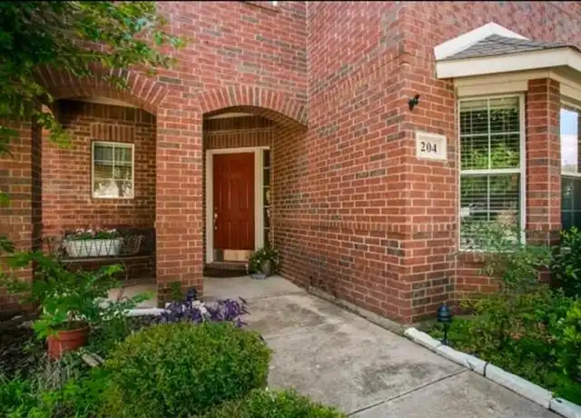 Property at 204 Colonial Ln, Euless, TX, 76040, 4 beds, 2.5 baths, [object Object]