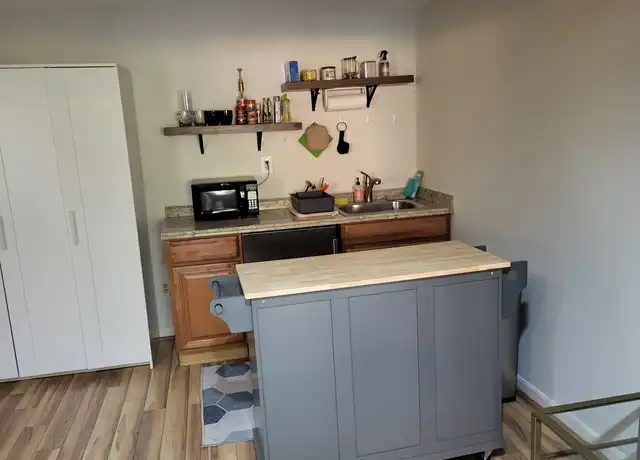 Property at 1593 Autumn Ridge Cir Unit Efficiency appartment, Reston, VA, 20194, 1 bed, 1 bath, [object Object]