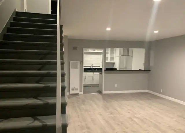 Property at 1105 S Barrington Ave Unit 3, Los Angeles, CA, 90049, 2 beds, 1.5 baths, [object Object]