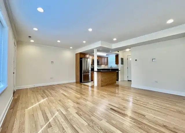 Property at 111 Independence Dr Unit 111, Chestnut Hill, MA, 02467, 2 beds, 1 bath, [object Object]