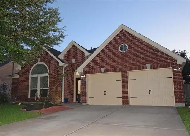 Property at 2918 Silhouette Bay Dr, Pearland, TX, 77584, 4 beds, 2 baths, [object Object]