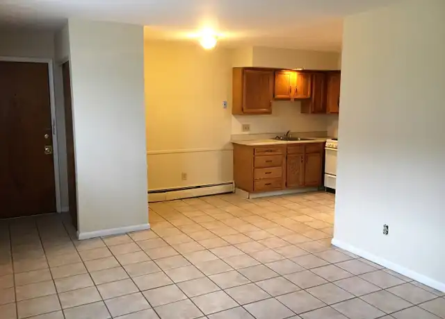Property at 676 Riverview Dr Unit F-2, Columbus, OH, 43202, 1 bed, 1 bath, [object Object]