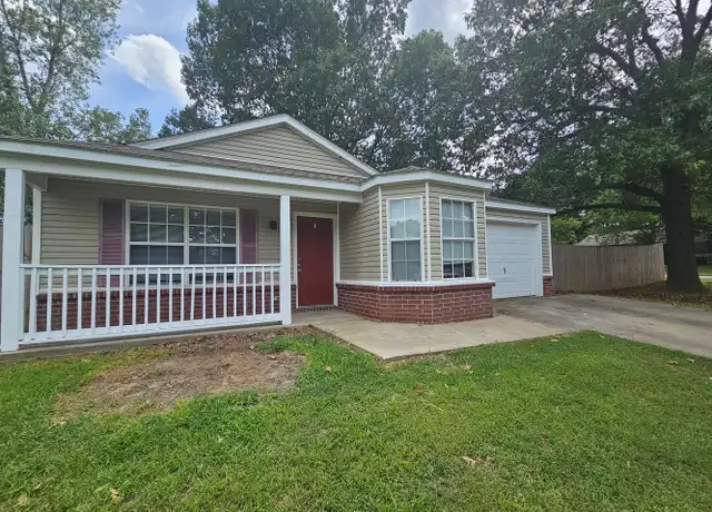 Property at 3251 W Woodridge Dr, Fayetteville, AR, 72704, 3 beds, 2 baths, [object Object]