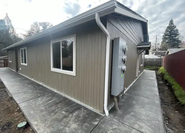 Property at 1216 Oak View Dr, Grants Pass, OR, 97527, 1 bed, 1 bath, [object Object]