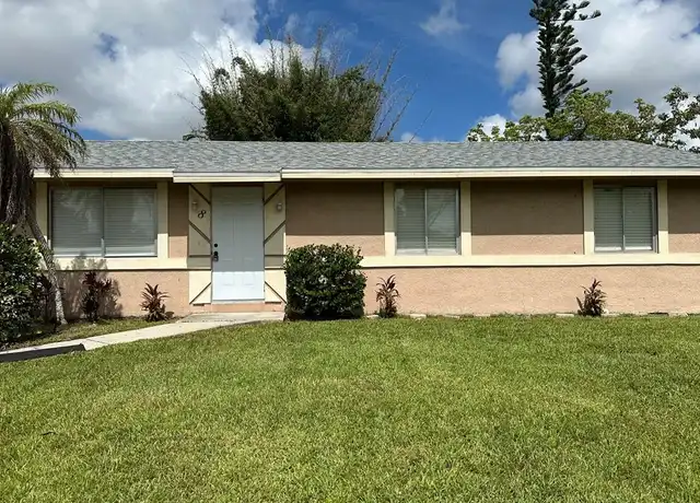 Property at 8 Roanoke Dr, Fort Myers, FL, 33905, 3 beds, 2 baths, [object Object]