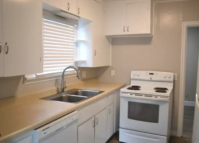 Property at 3210 SW Anchor Ave, Lincoln City, OR, 97367, 3 beds, 1.5 baths, [object Object]
