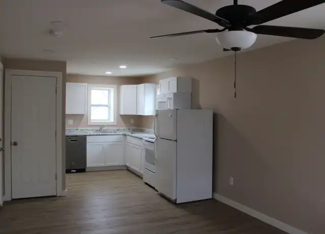Property at 1207 Vattier St #3, Manhattan, KS, 66502, 1 bed, 1 bath, [object Object]